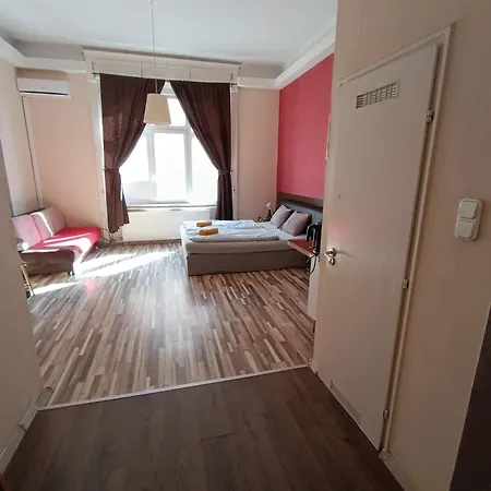 Liechtenstein Apartman *